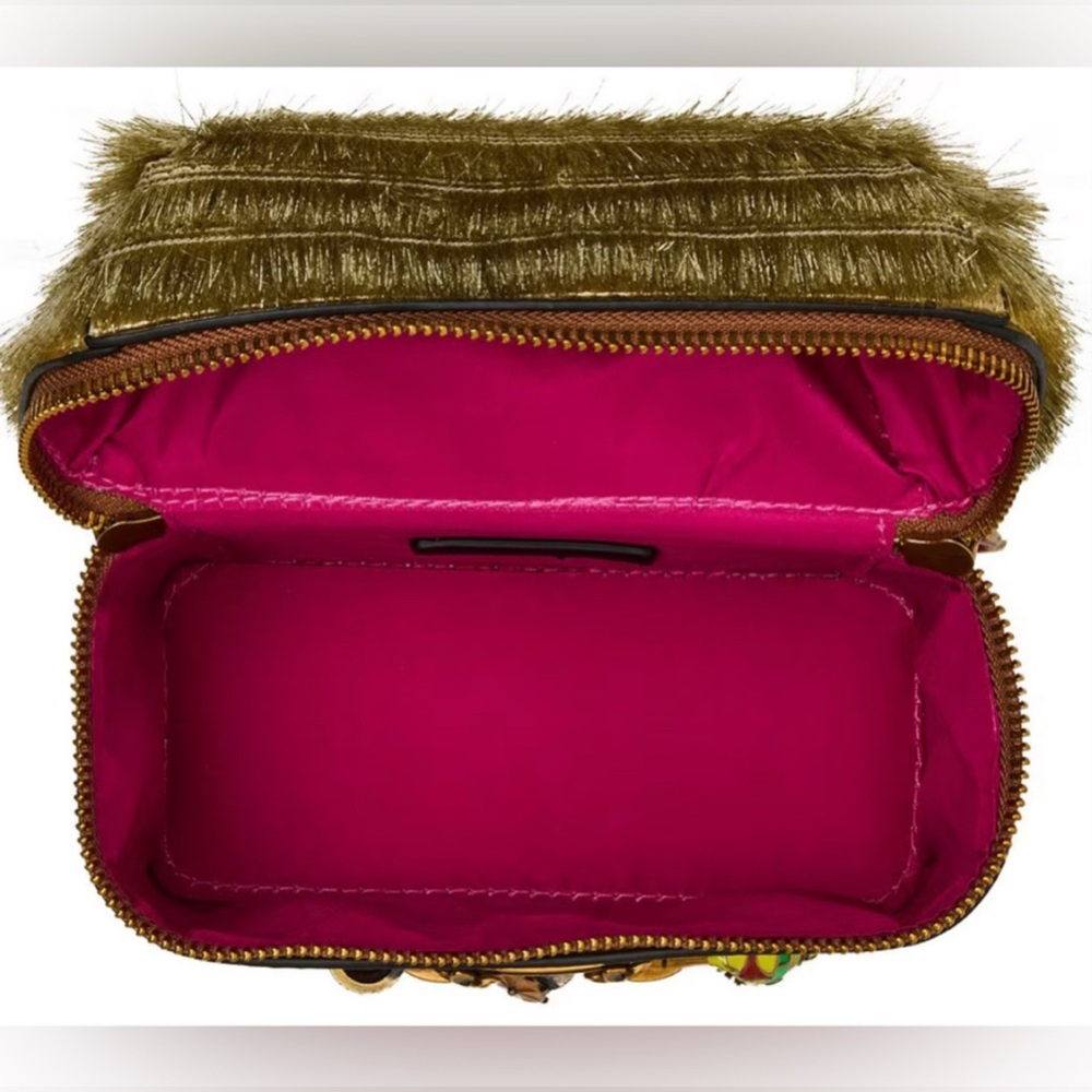 🛖 NWT Betsey Johnson, the Tiki Chic Bar
Satchel purse . In original plastic. - Picture 7 of 7